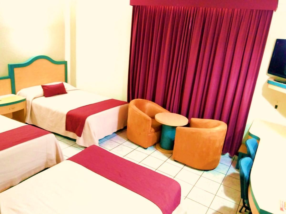 Hotel Madrid Minatitlan Exterior photo